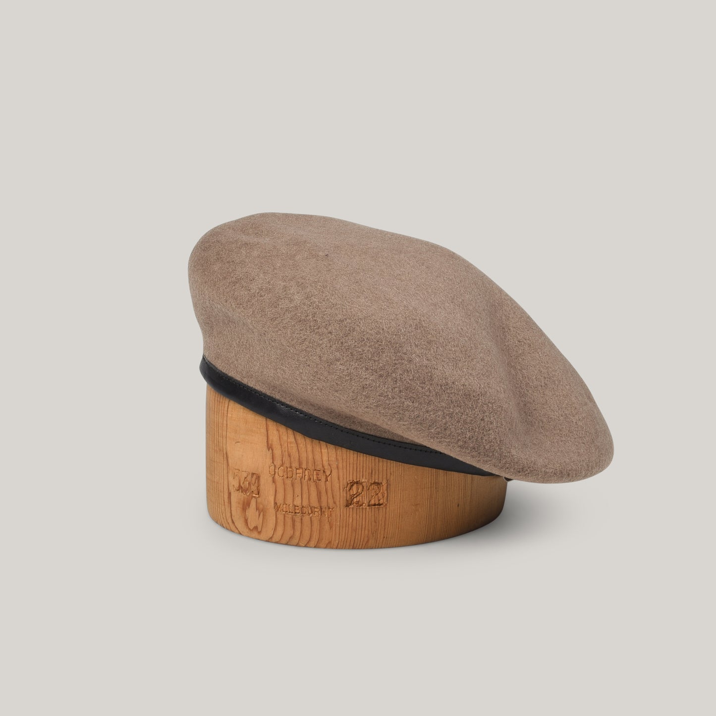 H.W. DOG & CO. LEATHER BERET 63 - BEIGE