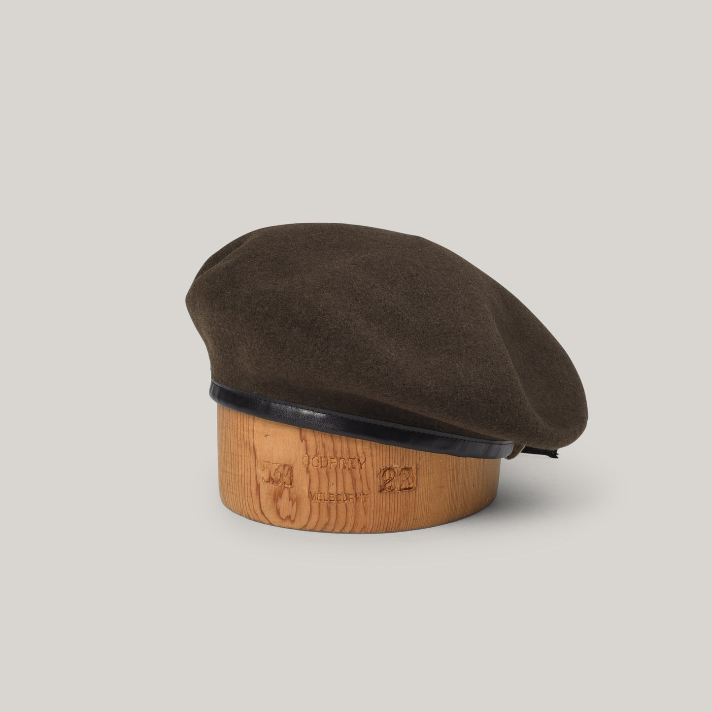 H.W. DOG & CO. LEATHER BERET 63 - OLIVE