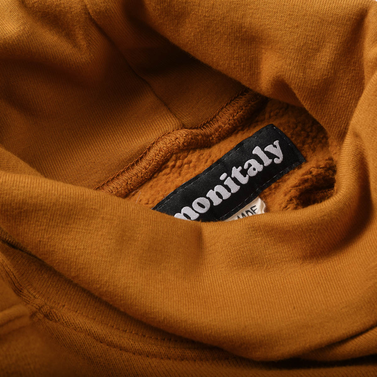 MONITALY SUPER RUSSELL TURTLE NECK SWEATSHIRT - MUSTARD