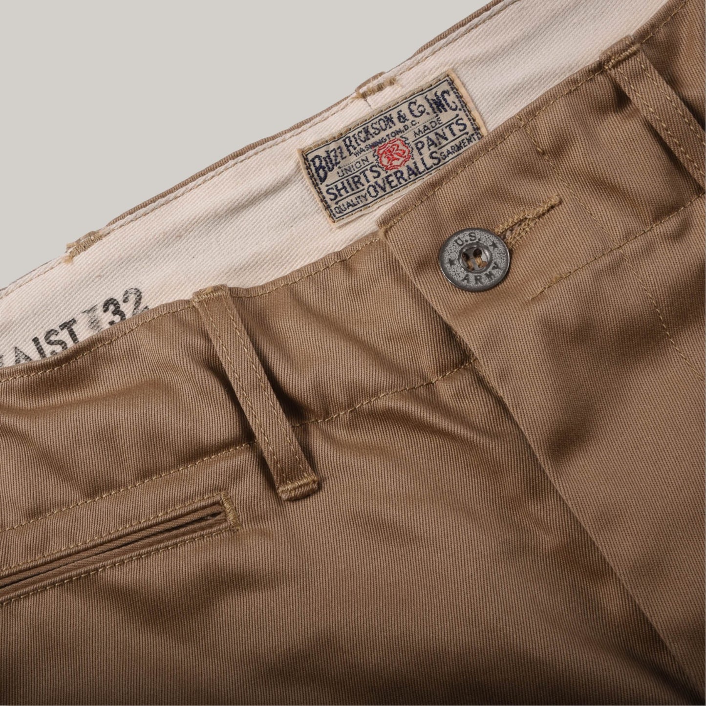 BUZZ RICKSON MILITARY CHINOS 1945 MODEL SHORTS - BEIGE