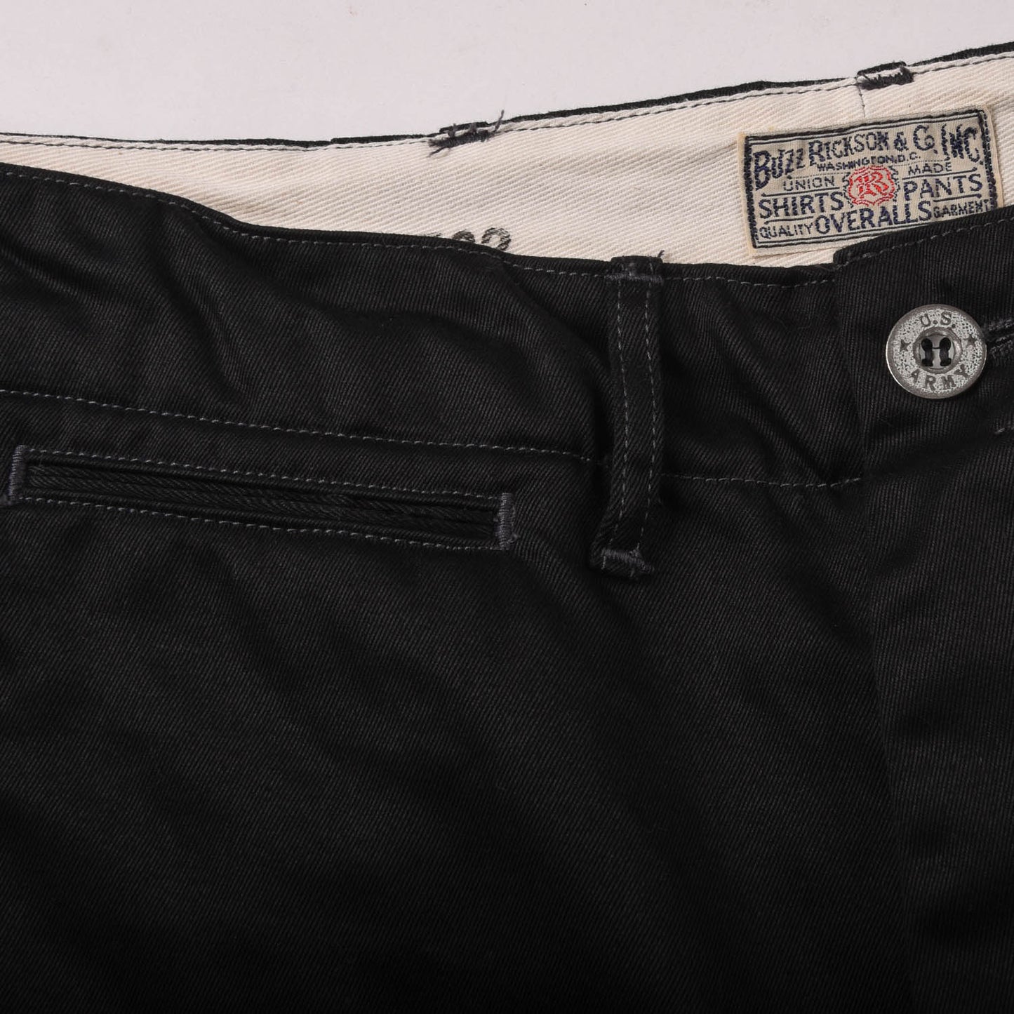 BUZZ RICKSON MILITARY CHINOS 1945 MODEL SHORTS - BLACK