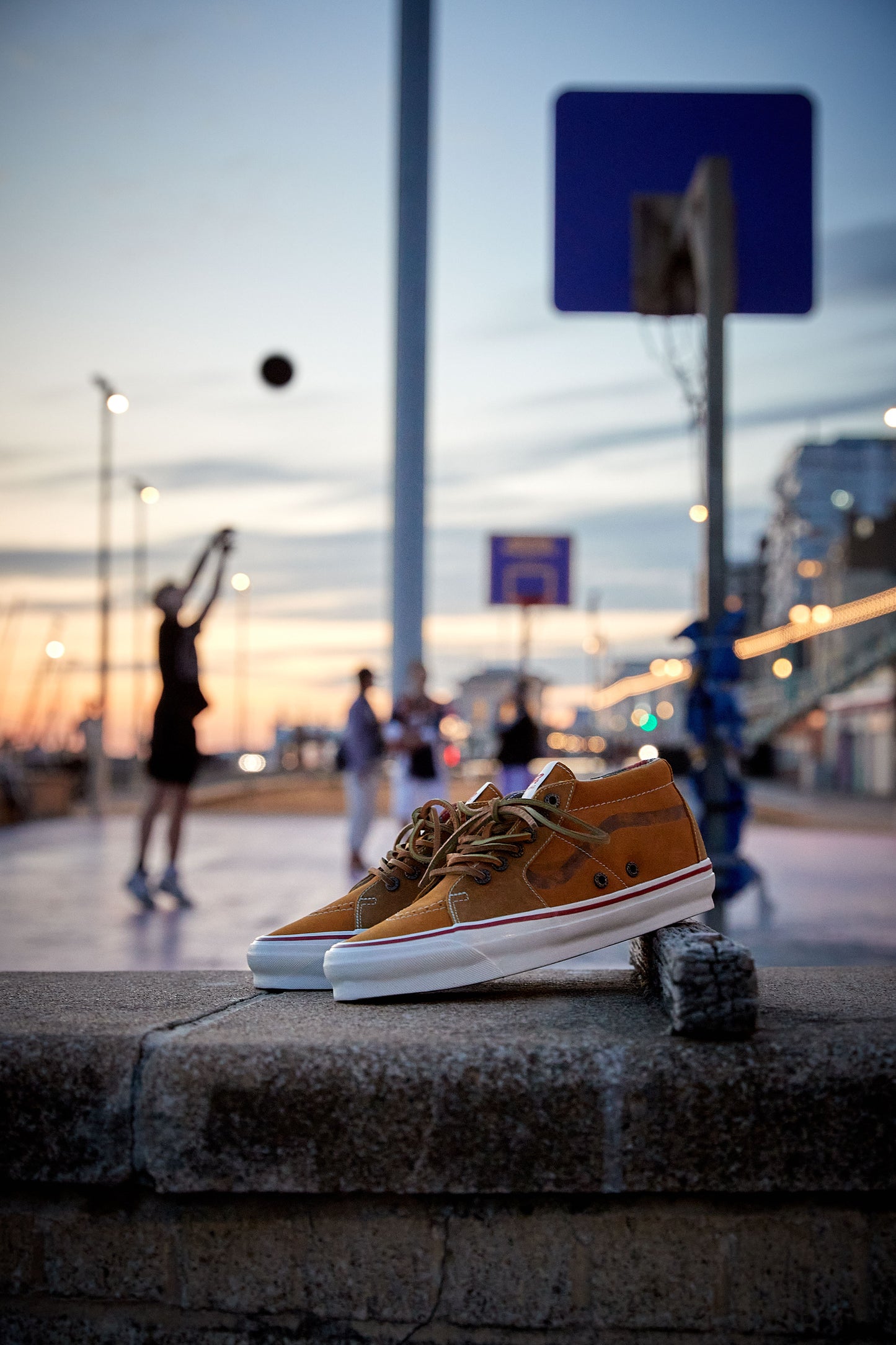 VANS VAULT X NIGEL CABOURN OOG SK8-MID LX - VINTAGE SUEDE TAN