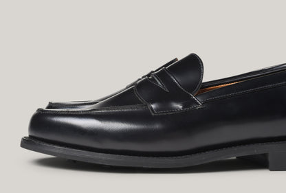 SANDERS BUTTSEAM APRON PENNY LOAFER  - BLACK