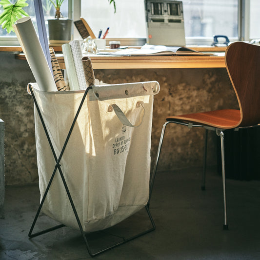 BASSHU LAUNDRY BAG WITH FRAME - WHITE