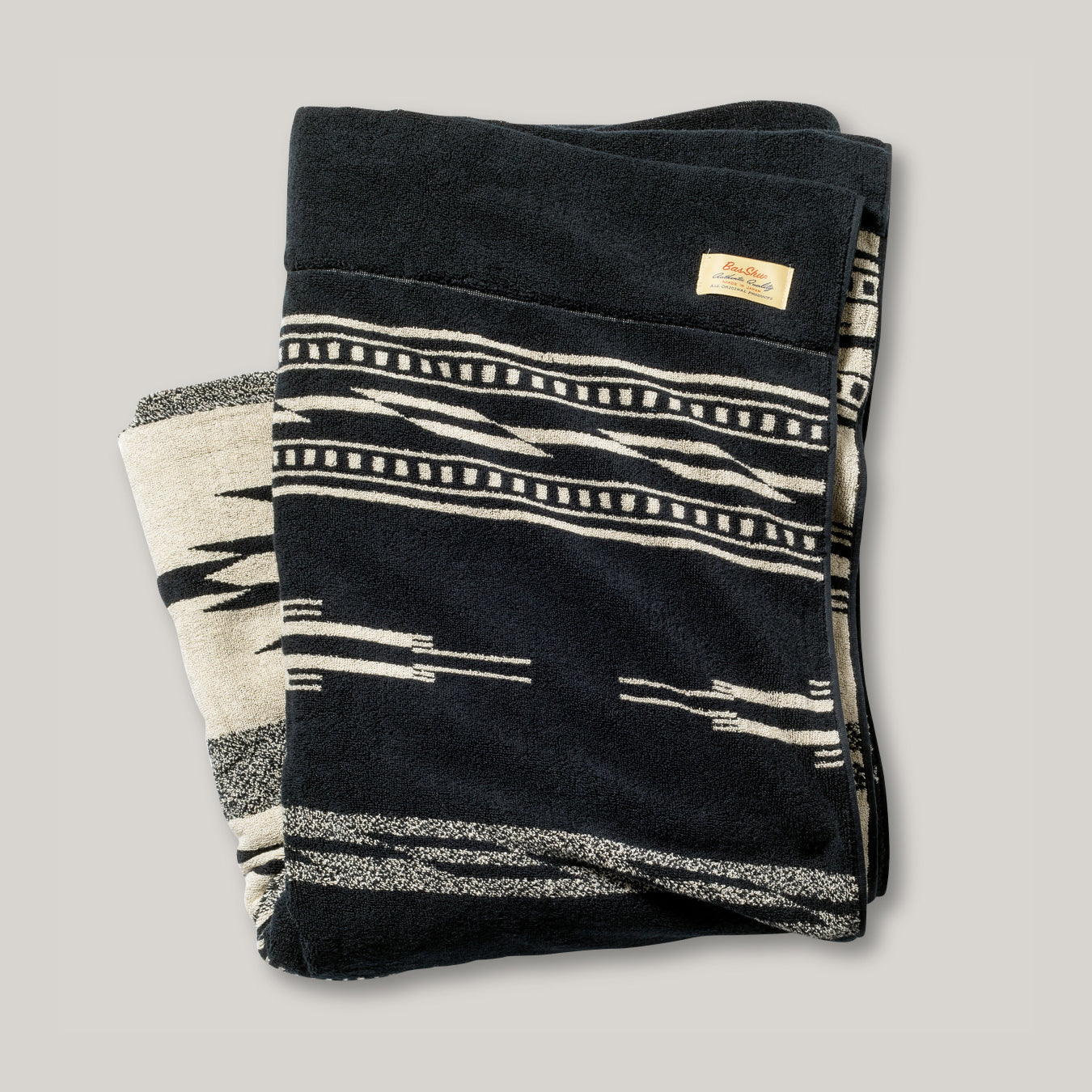 BASSHU COTTON PILE BLANKET LARGE - NATIVE MOTIF BLACK