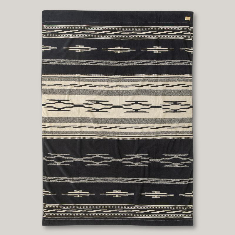 BASSHU COTTON PILE BLANKET LARGE - NATIVE MOTIF BLACK